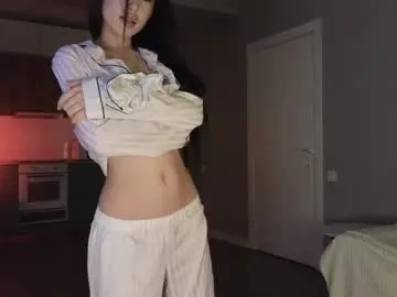 ella_lee15 on Chaturbate