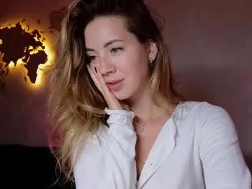 Private emmi_rosee on Chaturbate