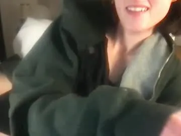 Offline fakenshitsis on Chaturbate