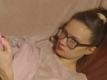 Freechat flowercandydoll13 on Chaturbate
