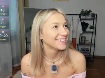 Freechat glossybabe_ on Chaturbate