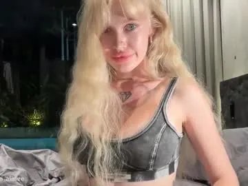 golden_alinee on Chaturbate