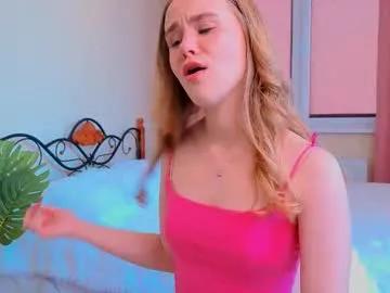 hazeltrue on Chaturbate