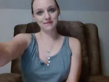 Freechat hi_cut_cutie on Chaturbate
