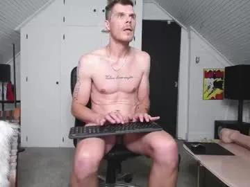 holenextdoor on Chaturbate