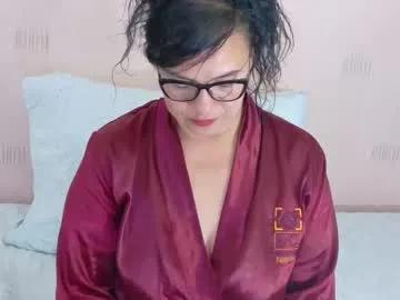 hornylatimommy on Chaturbate