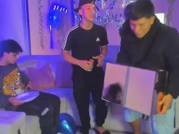 Offline houseofwarrios on Chaturbate