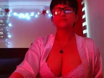 isabeel_sofia01 on Chaturbate