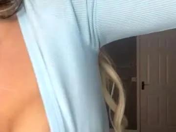 Freechat itsmelolax on Chaturbate