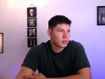 Freechat james_cr on Chaturbate