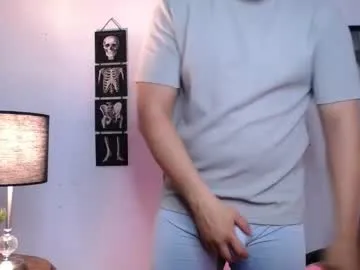 Freechat james_cr on Chaturbate
