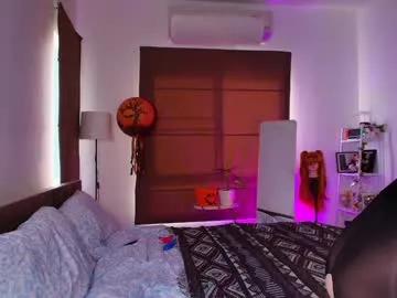 Freechat juicyshow on Chaturbate