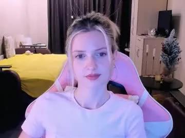 julie_flores's avatar