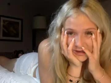 Freechat korinaluvv on Chaturbate