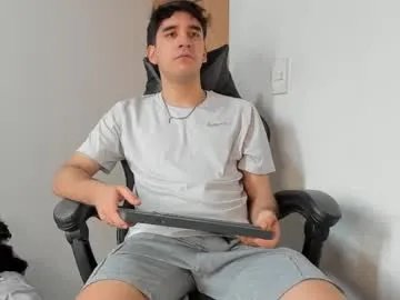 Freechat leo_jones389 on Chaturbate