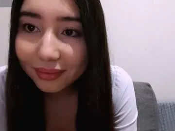 Offline leonieschmith on Chaturbate