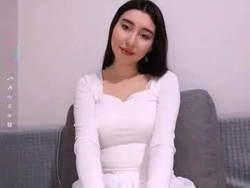 Offline leonieschmith on Chaturbate