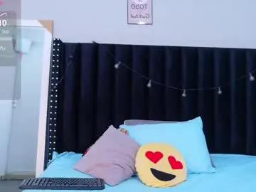 littleebonymommy on Chaturbate