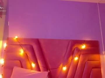 littleebonymommy on Chaturbate