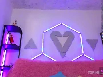 littlevixen18 on Chaturbate 