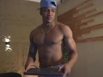 Away logan_varela on Chaturbate