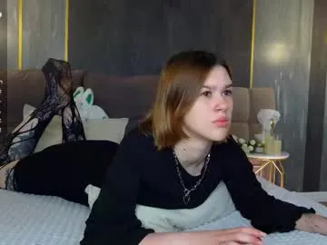 Freechat lorapuffs on Chaturbate