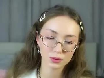 Freechat loriamarzinske on Chaturbate