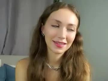 Freechat loriamarzinske on Chaturbate