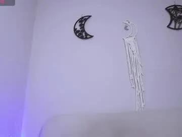 Freechat loveegirll on Chaturbate