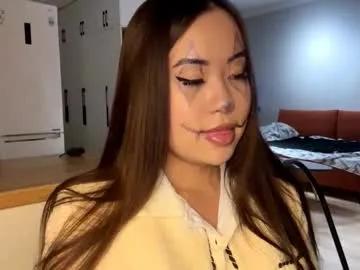 Away lucialostroh on Chaturbate