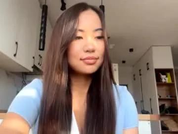 Away lucialostroh on Chaturbate