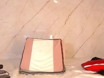 lucianaamorena on Chaturbate