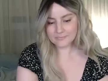 Freechat mathilde_solveig on Chaturbate