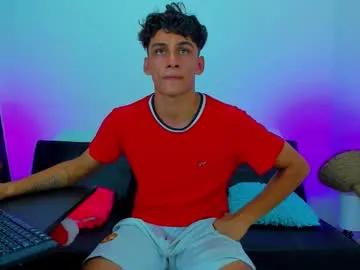 Freechat max_wild01 on Chaturbate