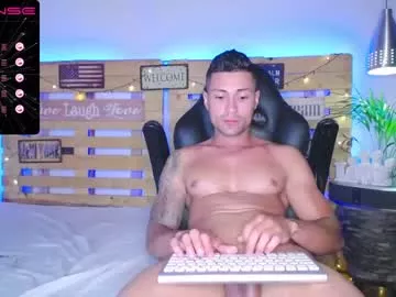 Freechat maxi_mux1 on Chaturbate