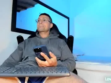 Freechat maxi_mux1 on Chaturbate