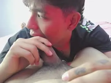 Freechat maxwell_boys on Chaturbate