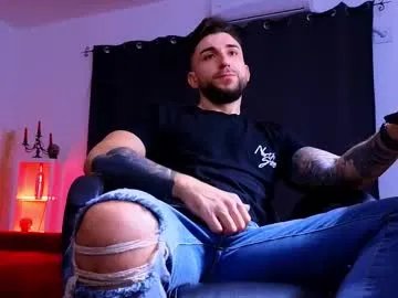 mightyaaron on Chaturbate