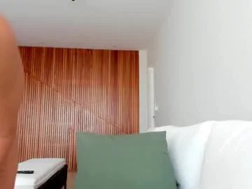 Freechat miiiawallace on Chaturbate