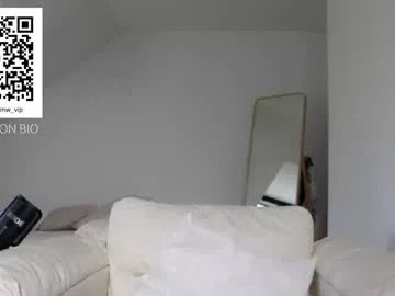 Freechat miiiawallace on Chaturbate