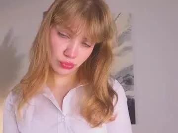 Freechat myismira on Chaturbate