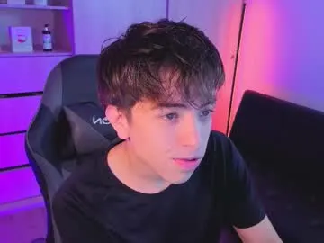 Offline nicoisonline on Chaturbate