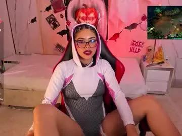 Freechat nyveth on Chaturbate