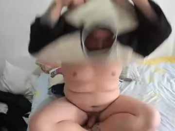 Offline onewhiteboichub on Chaturbate