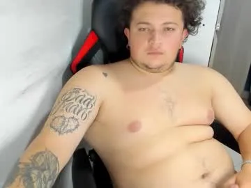 Offline onewhiteboichub on Chaturbate