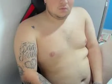 Offline onewhiteboichub on Chaturbate