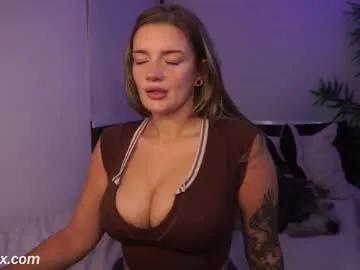 Freechat poppysux on Chaturbate