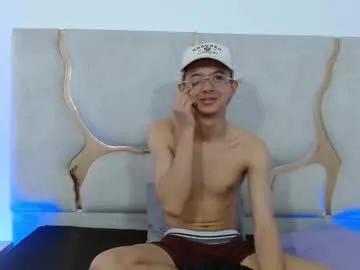 Freechat rooy_tay on Chaturbate