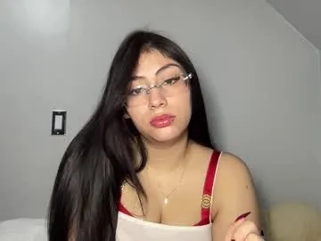 sarivelvet model from Chaturbate