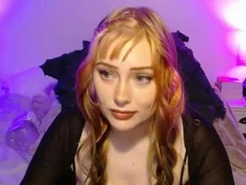 Away satrinarose on Chaturbate